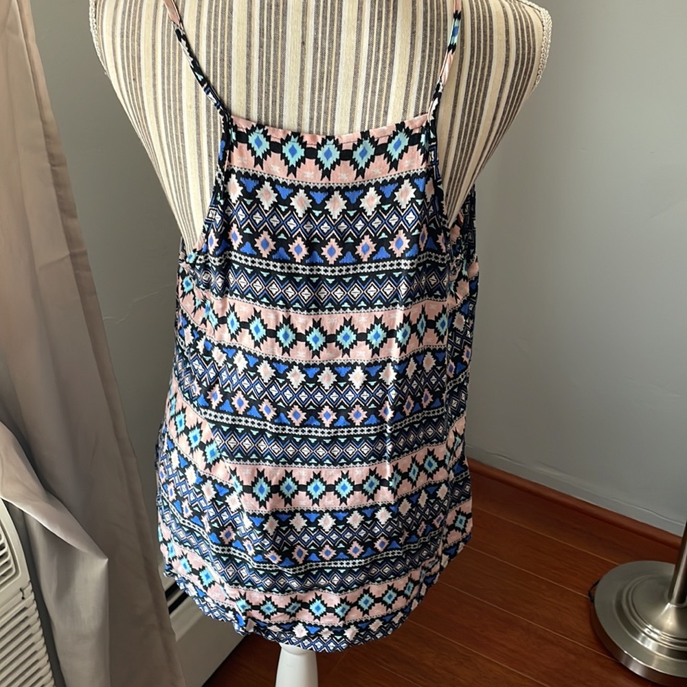 Divided Razorback tank top - Picture 3 of 4